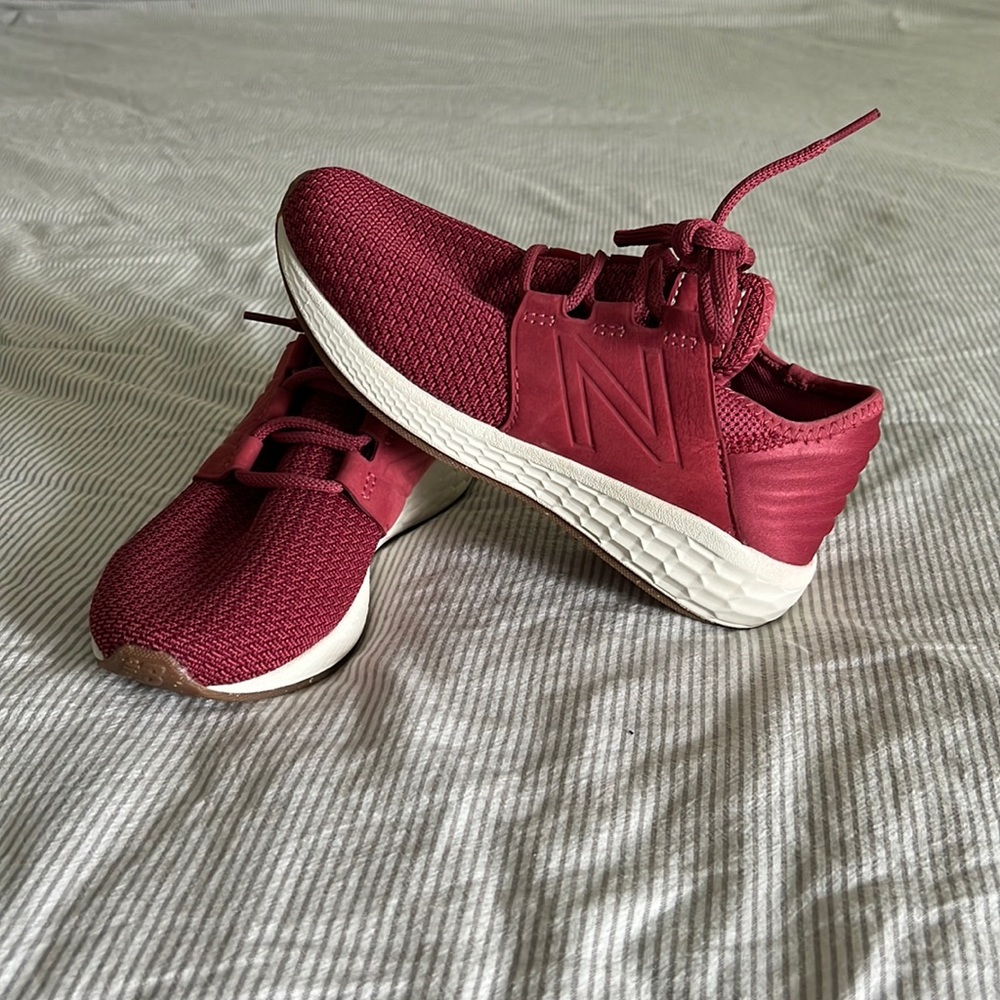 Burgundy New Balance Fresh Foam Cruz V2 size 6